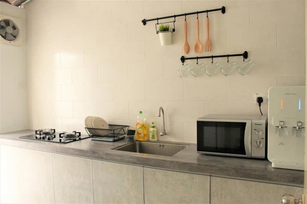 NEW SEAVIEW Cozy Modern Beach House Tanjung Bungah  Exterior foto