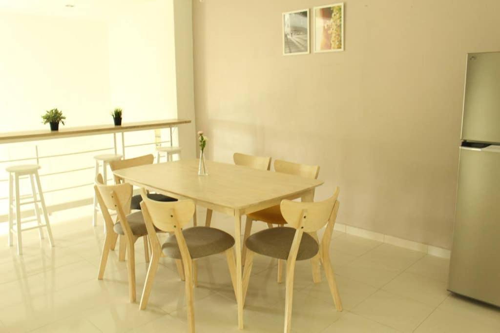 NEW SEAVIEW Cozy Modern Beach House Tanjung Bungah  Exterior foto